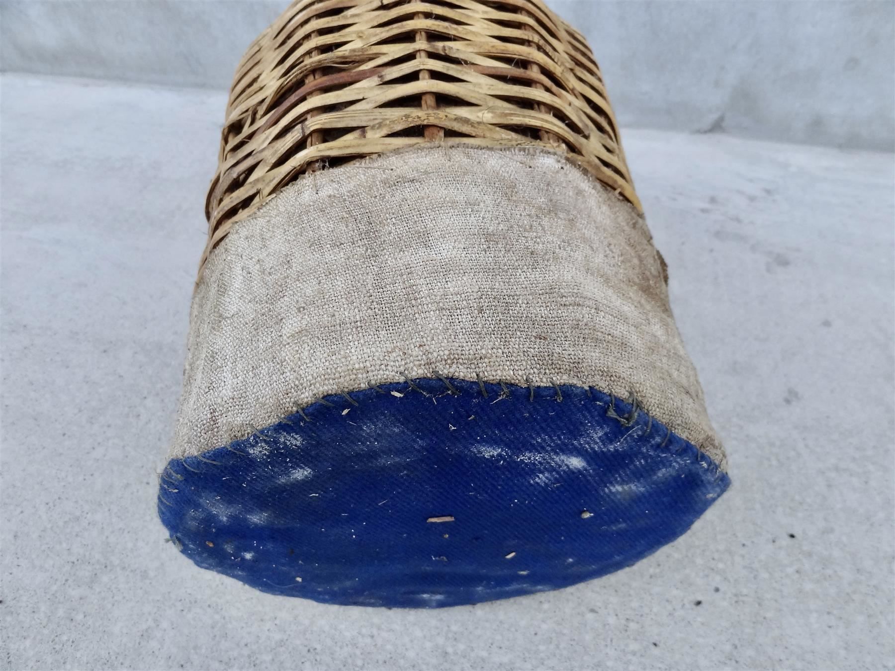 Bottiglie: alte grosse Korbflasche – Nuovo e nell'imballaggio originale da Kerzers venduto da Flaschenposten 8