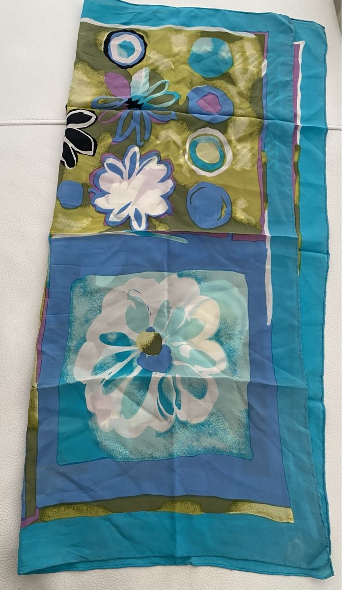 Foulards, Tücher & Schals: Seiden Foulard 🌸 – Gebraucht aus Opfikon von Luis144 4