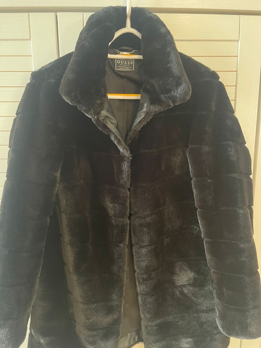 Guess Cappotti: Guess Kunstpelzmantel schwarz – Usato da Hergiswil NW venduto da qeli_04 1
