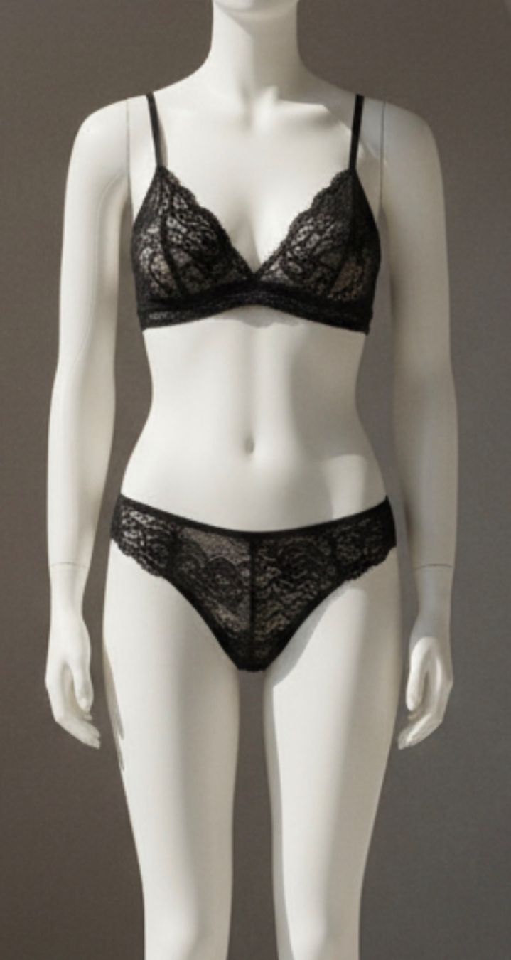 Altra biancheria intima: Schönes schwarzes Spitzen-BH Set Grösse S – Usato da Leuk-Stadt venduto da 2thcircle