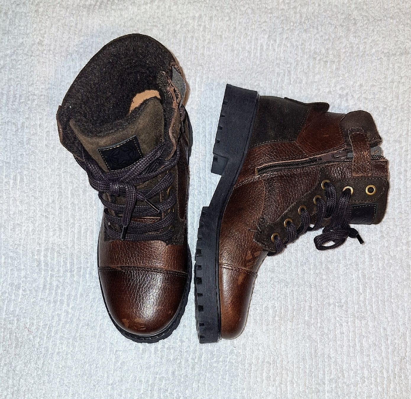 Scarpe per ragazzi: Chaussures fourrées 100% cuir - T36 - Neuves! – Nuovo e nell'imballaggio originale da Jussy venduto da drs_sb7q