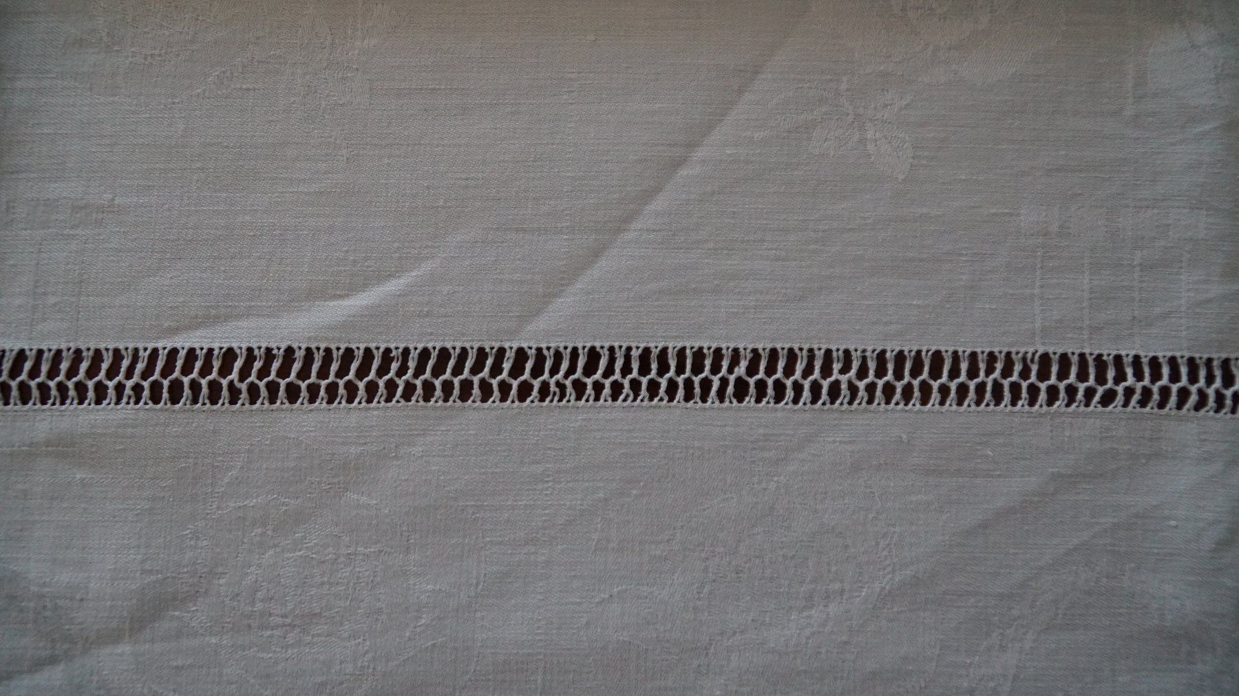 Sonstige Tischwäsche: Seiden Damast Tischdecke 250x160cm – Gebraucht aus Bern von Antikbatik 3