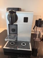 De'Longhi Nespresso Lattissima Pro mit Kabselhalter und Recy