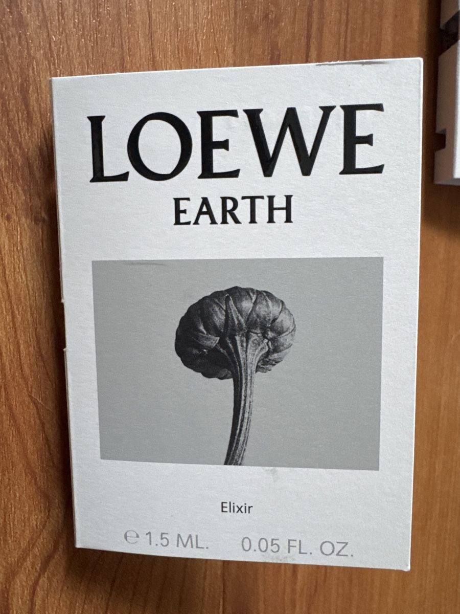 Loewe Profumi & Eau de Toilette: Loewe Earth Elixir 1.5ml Duftprobe - Neu und ungebraucht! – Nuovo (secondo la descrizione) da Wangs venduto da Haselika 1