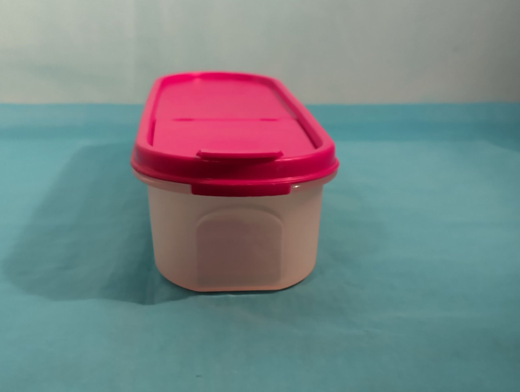 Tupperware Contenitori & Simili: Frischebox Tupperware , Deckel mit separatem Deckel, weinrot – Usato da Bellach venduto da JingleCherry 1
