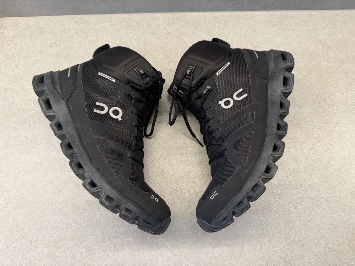 On Herrenschuhe: On Cloudrock Waterproof Wanderschuhe schwarz Grösse 40.5 – Gebraucht aus Niederrohrdorf von Mele1177 4