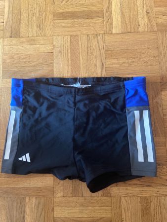 Short de bain Adidas garçon, 12 ans(larg. taille 30cm)