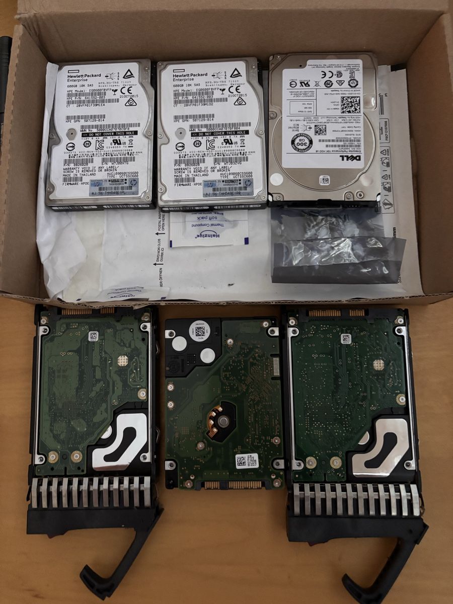 Dischi rigidi: 3x HDD Festplatten HP Dell Server – Usato da Hergiswil NW venduto da Footie