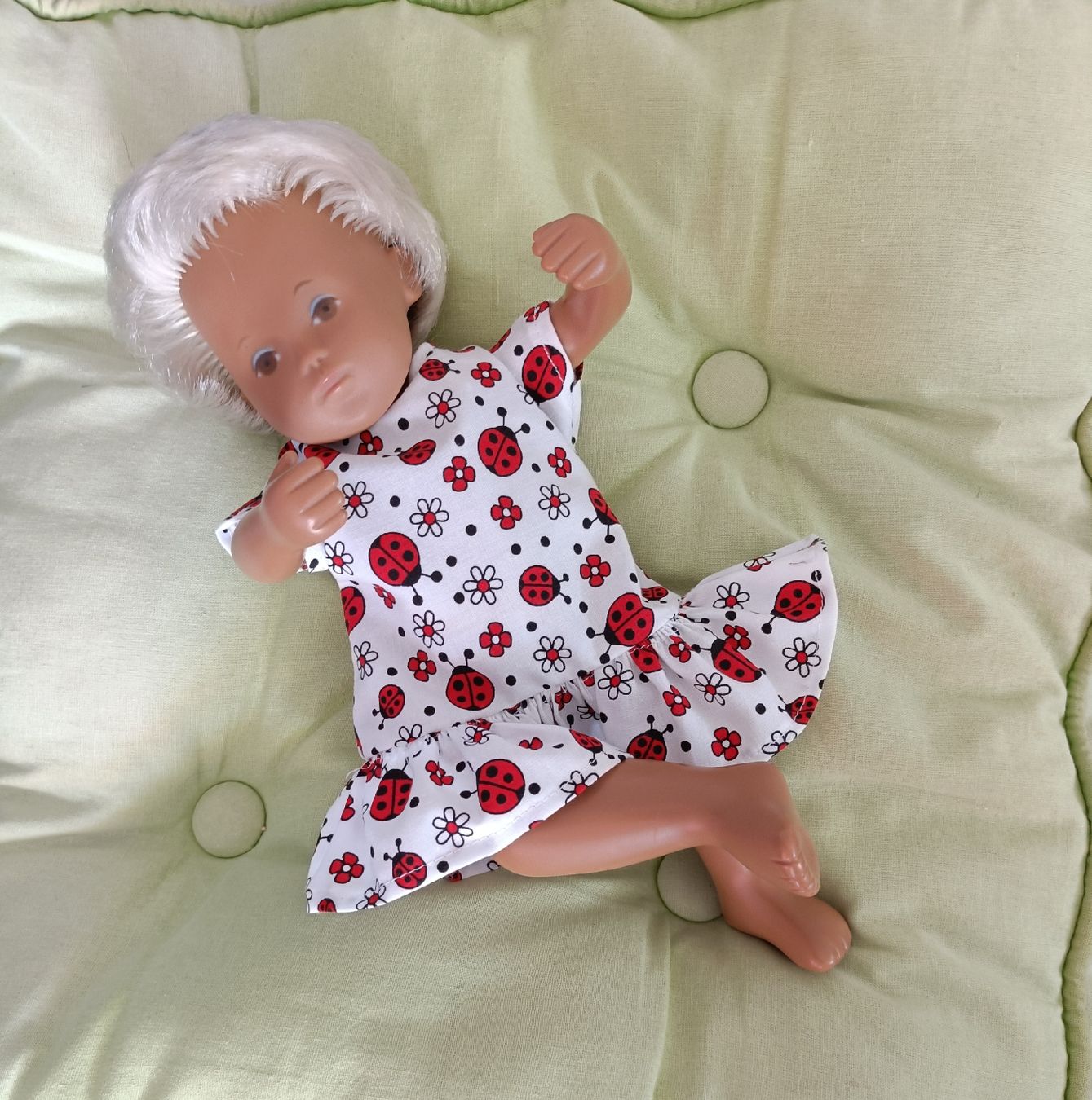 Poupées: Fürs Sasha Baby: Herziges Kleidchen – Neuf (Voir description) à Seewen SZ par 27maan 2