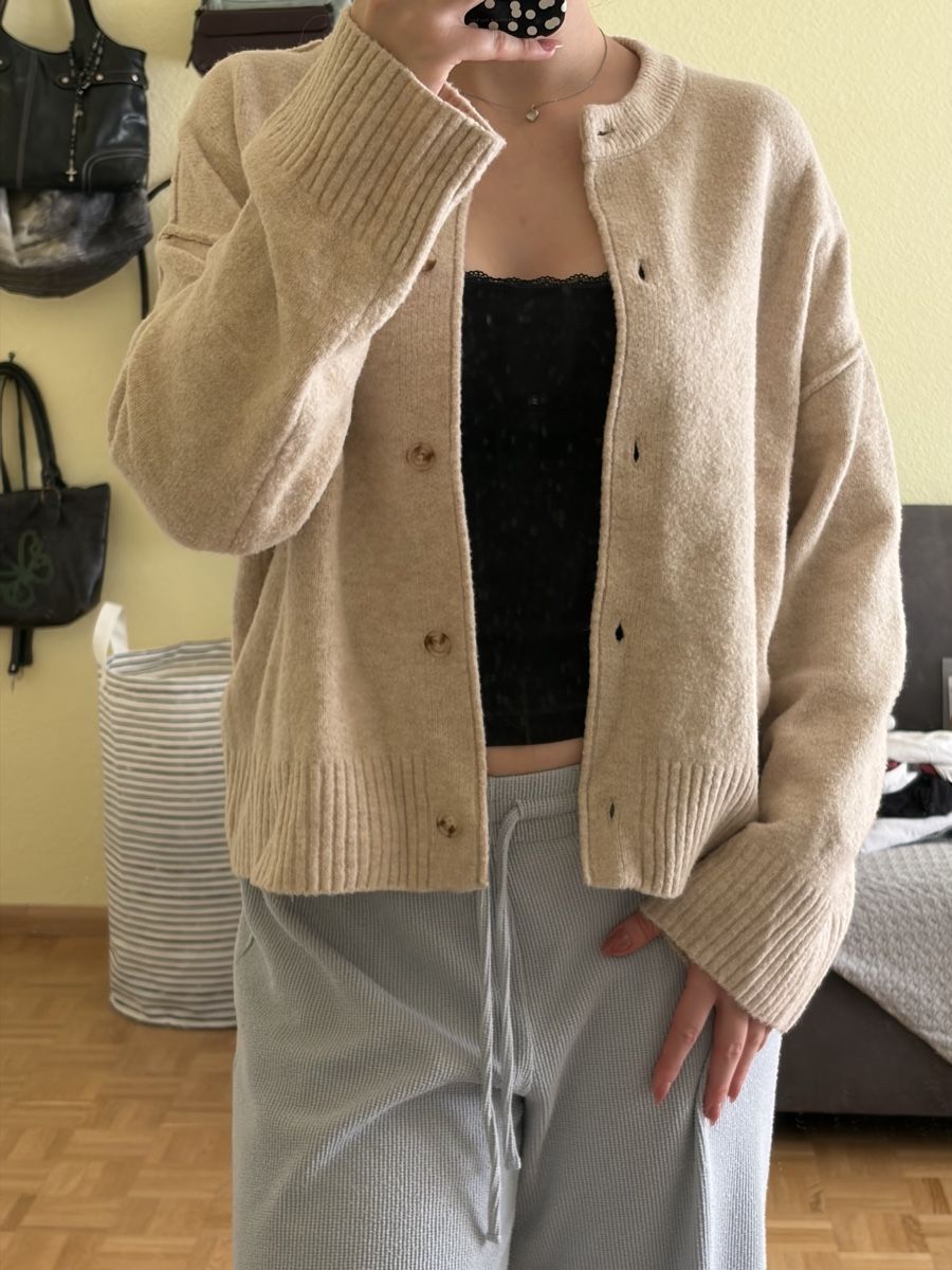 Pullover & Sweatshirts: Cardigan Beige – Neu (gemäss Beschreibung) aus Basel von pau_w9yw