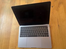 MacBook Pro 13” 2019 • 256GB SSD • Kaum benutzt