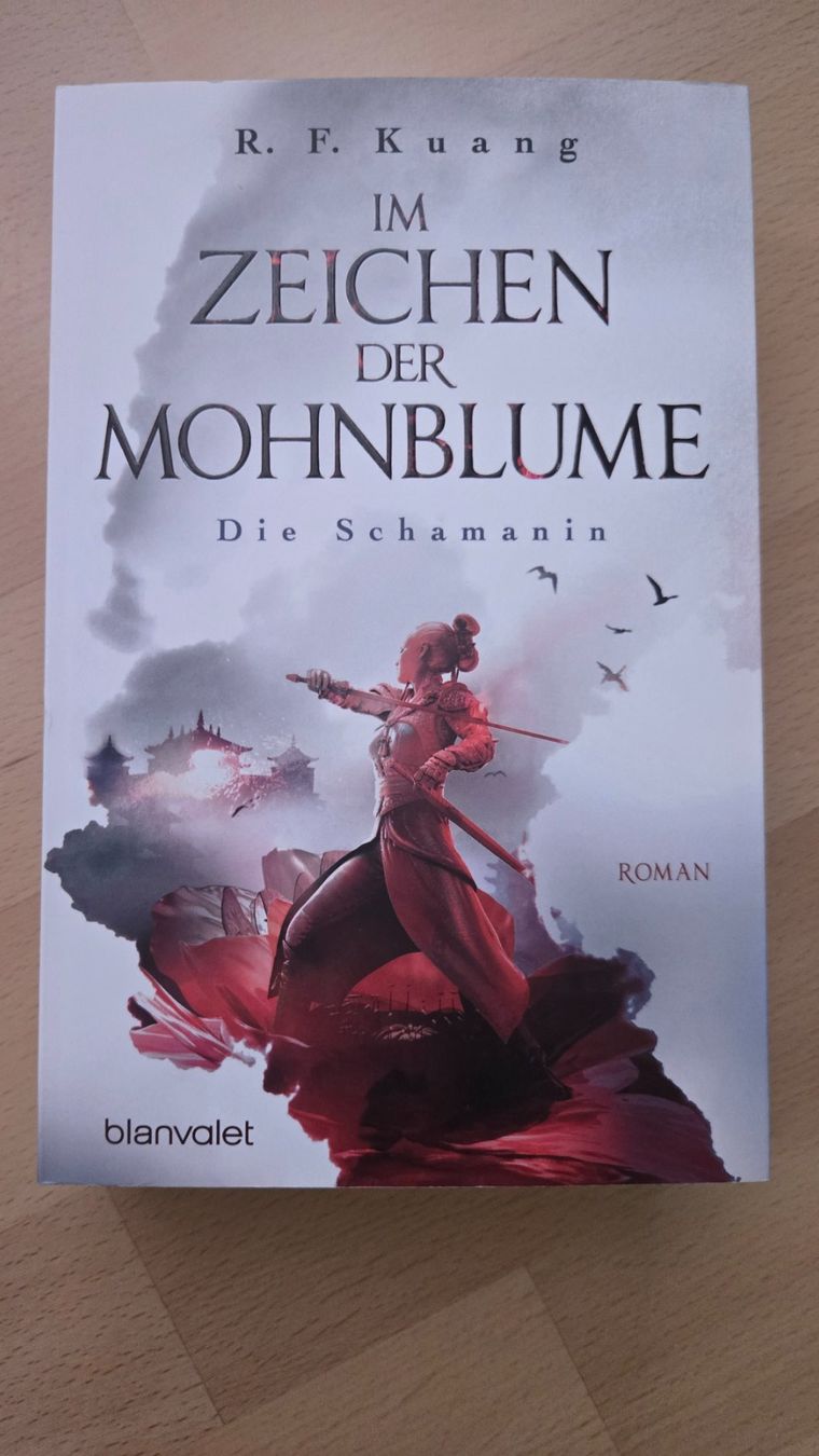 Libri: R.F. Kuang - Im Zeichen der Mohnblume – Usato da Dürnten venduto da Nathi_11