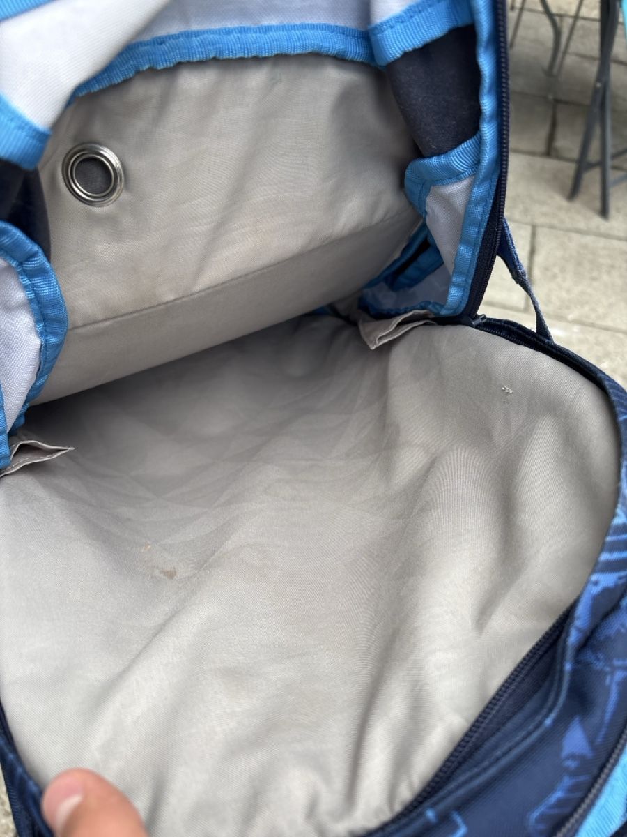 Satch Zaini: Rucksack Satch blau gemustert mit Gebrauchsspuren – Usato da Zürich venduto da Fuxion 3