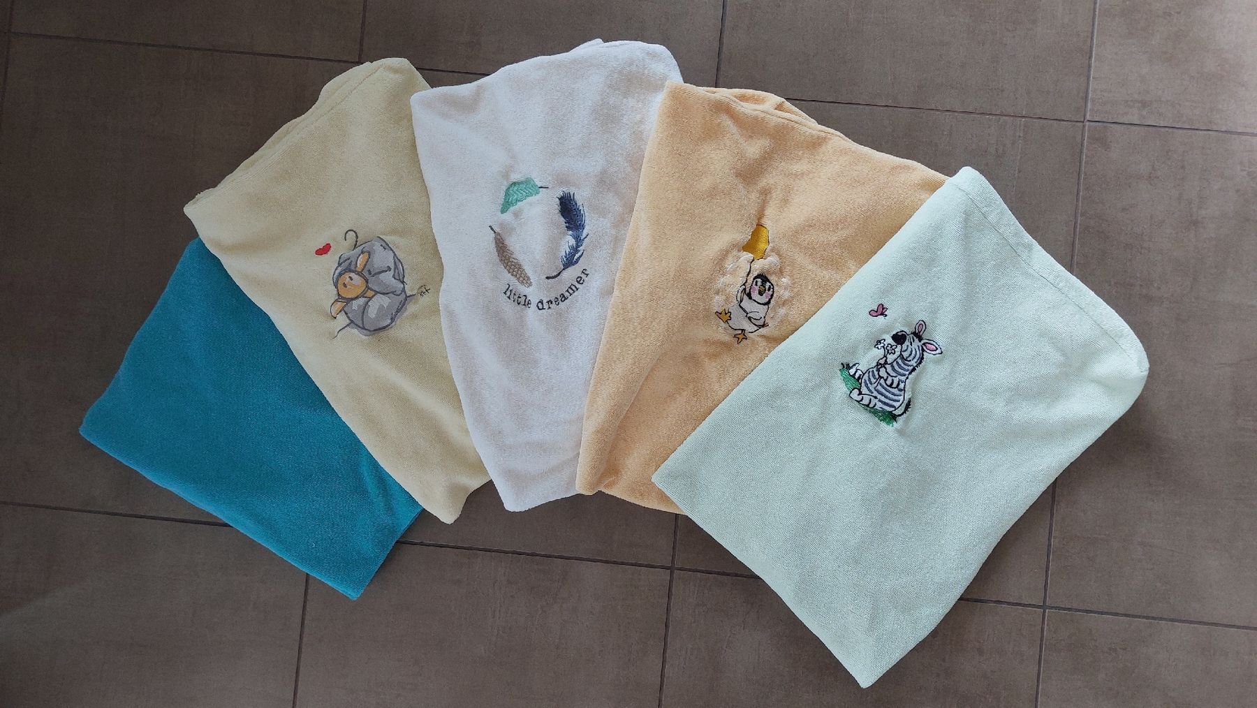 Fasciatoi & Accessori: Zewi Wickelbezüge Bébé-jou – Usato da Auw venduto da pet_fc8x