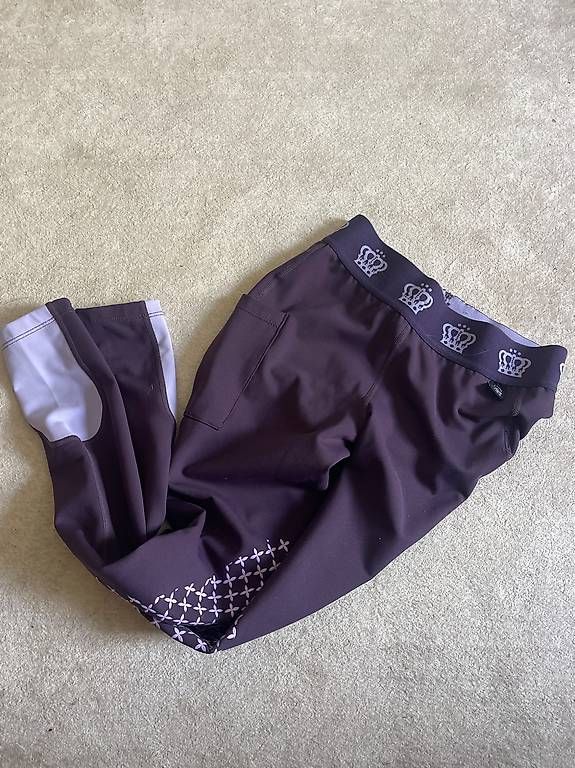 Pantaloni: Pantalon équitation fille  – Usato da Perroy venduto da tif_c8q8 1
