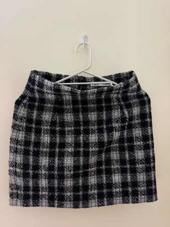 Jupe Zara carreaux noir et gris taille XS bon état
