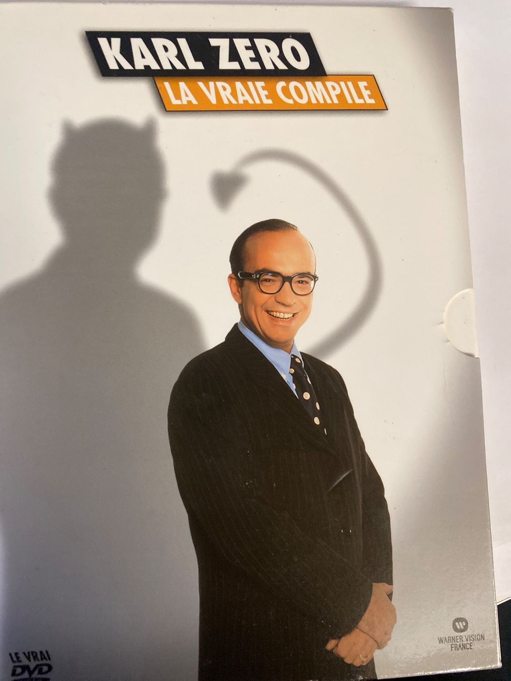 Tutti i DVDs: Karl Zero: La Vraie Compile - DVD - Incontournable – Usato da Le Brassus venduto da cinema13