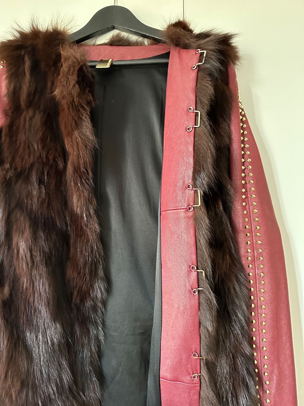 Mäntel: Thomas Wylde fur coat with leather sleeves leather – Neu (gemäss Beschreibung) aus Genève von kam_m6mq 5