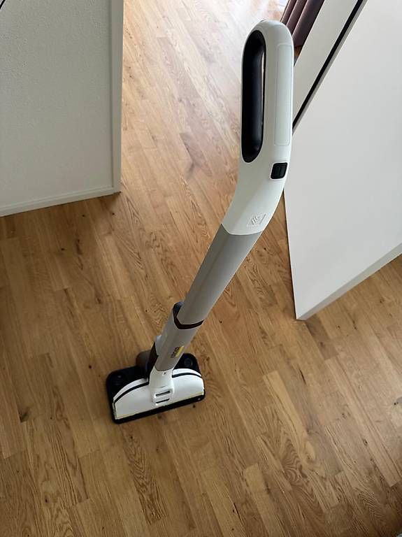 Kärcher Tutte le macchine: Kärcher elektr. Wischmopp – Usato da Rümlang venduto da emine.k
