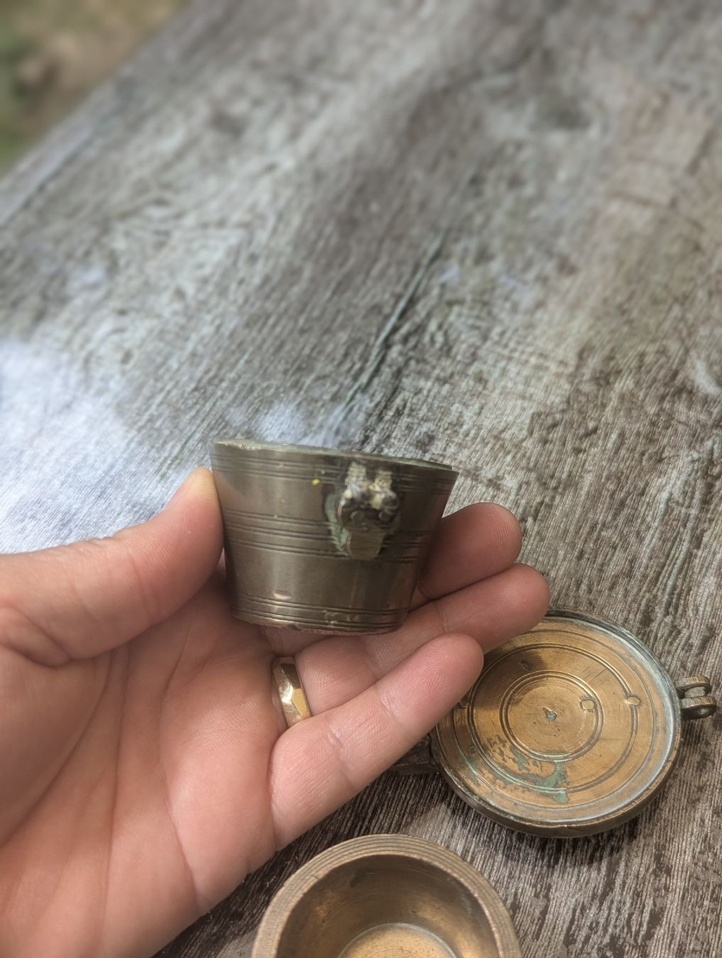 Bilance e pesi: 19th C. Brass Nesting Apothecary Bucket Weights Set Repair  – Difettoso da Erlinsbach SO venduto da Meytalien 6