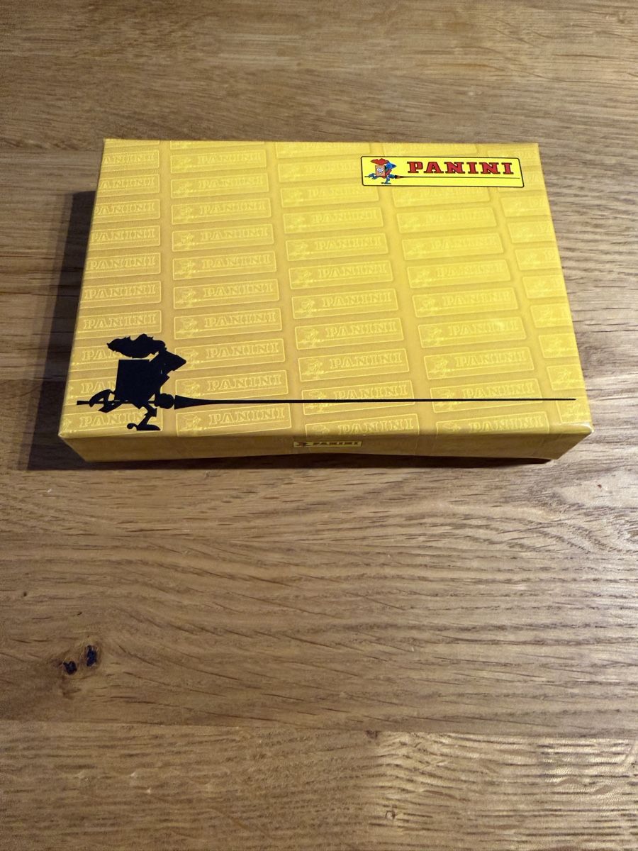 Panini Cartes à collectionner: Panini Sammelkarten Behälter – Neuf (Voir description) à Watt par SwissBlueLine