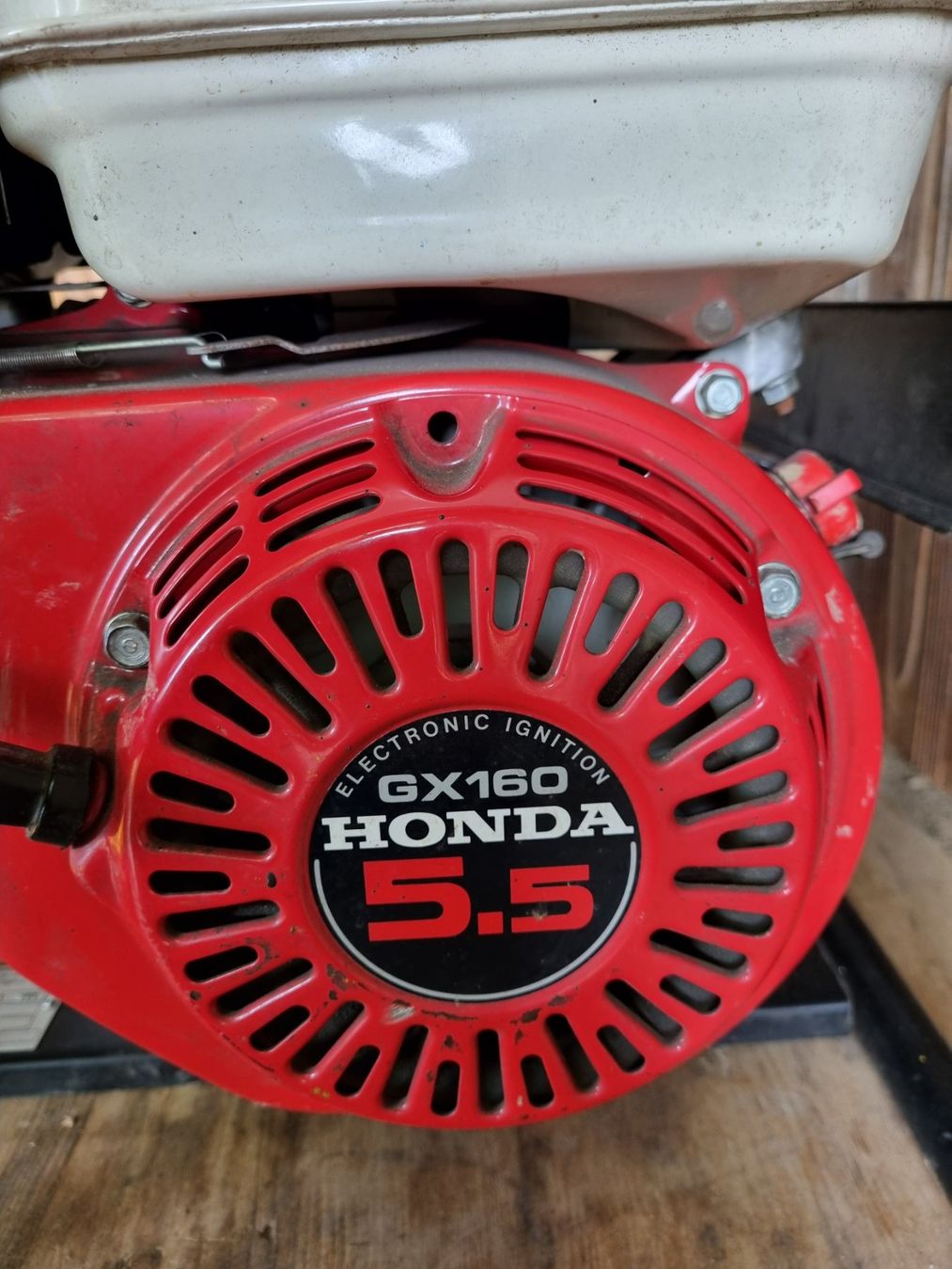 Honda Generatori di corrente: Stromgenerator Stromerzeuger Honda 230V – Usato da Adetswil venduto da Hugo54 6