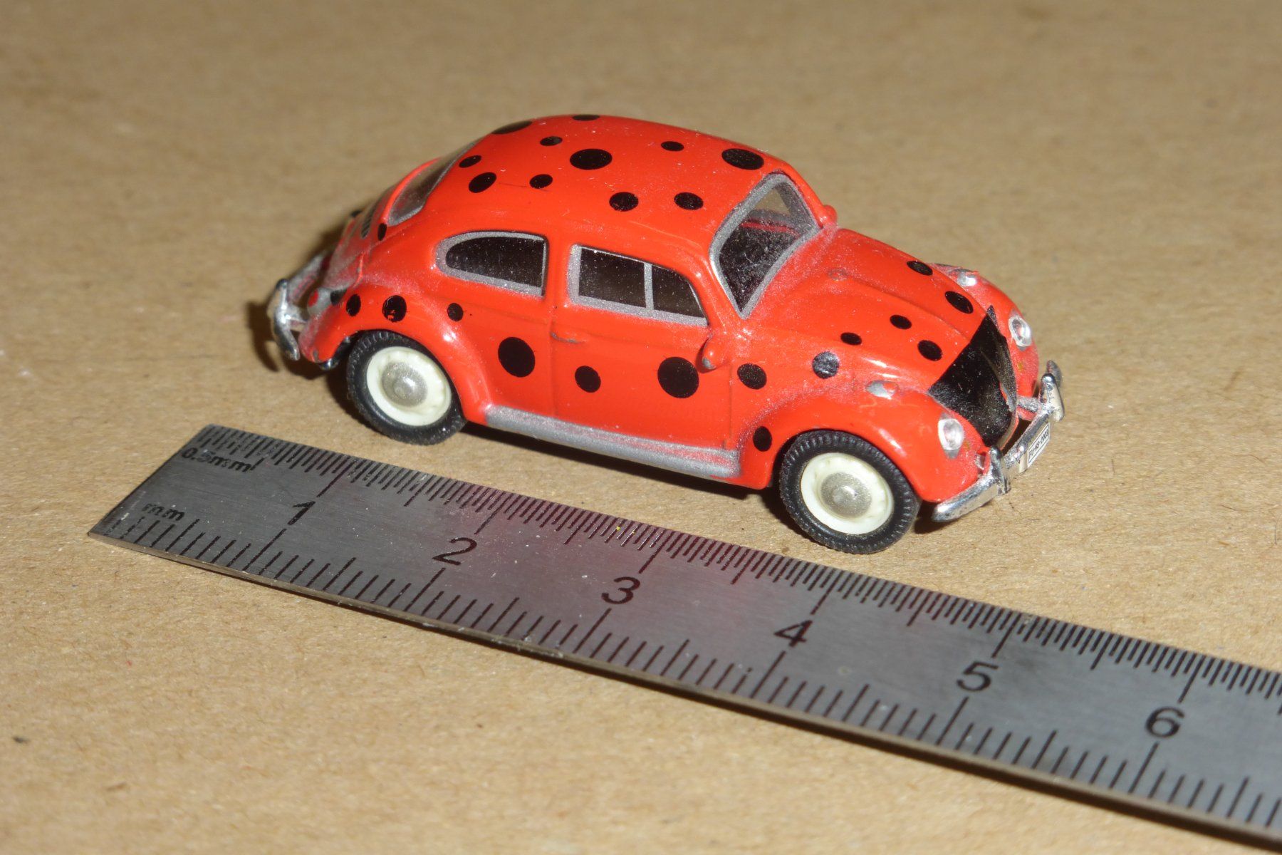 Schuco Modellini d'auto: Modellauto Schco VW Käfer Marienkäfer – Usato da Gempen venduto da Smokie72