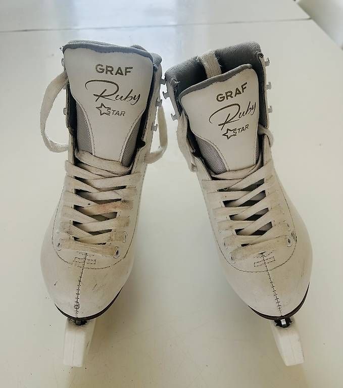 Patins à glace: Schlittschuhe Graf Ruby Star Gr 33 – D'occasion à Kloten par brinie_81 2