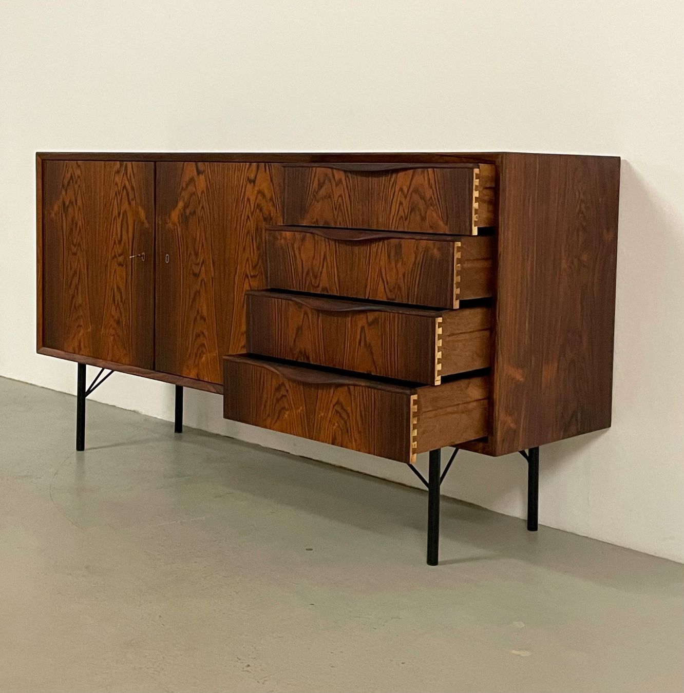 Cassettiere: Dänisches Palisander Sideboard Erling Torvits 1960s – Usato da Basel venduto da MidMod20C 2
