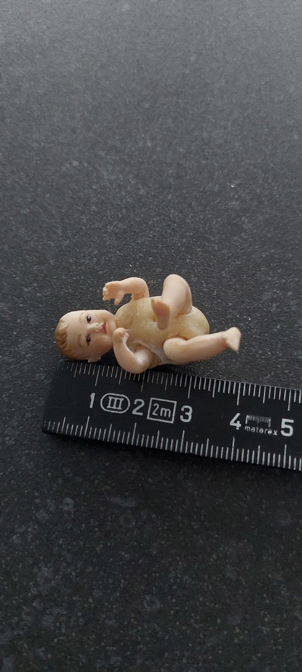 Bambole: 2 Miniatur Puppenstubenpüppchen – Nuovo (secondo la descrizione) da Muri AG venduto da nindo1 2