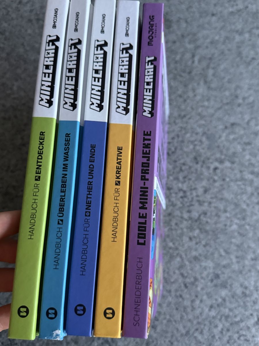 Libri: Minecraft Game Handbücher Set 5 Stk Bücher  – Usato da Deitingen venduto da Himhip 2