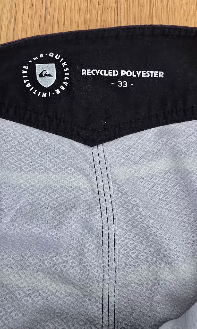 Quiksilver Badehosen: Short de bain Quiksilver rayé, taille 33 – Gebraucht aus Genève von MariaS2 4