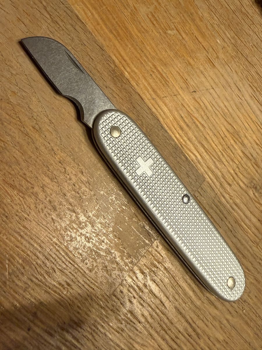 Victorinox Couteaux de poche: Victorinox oder Wenger Taschenmesser. Elektriker Messer – D'occasion à Goldach par Messerguru