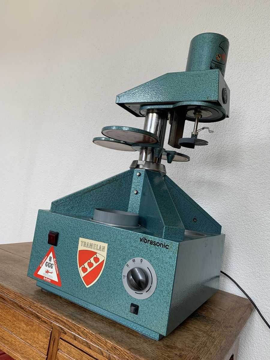 Bergeon Alle Werkzeuge: Machine Vibrasonic automatique BERGEON ELMA horloger – Gebraucht aus St-Imier von gui_6b6f 3