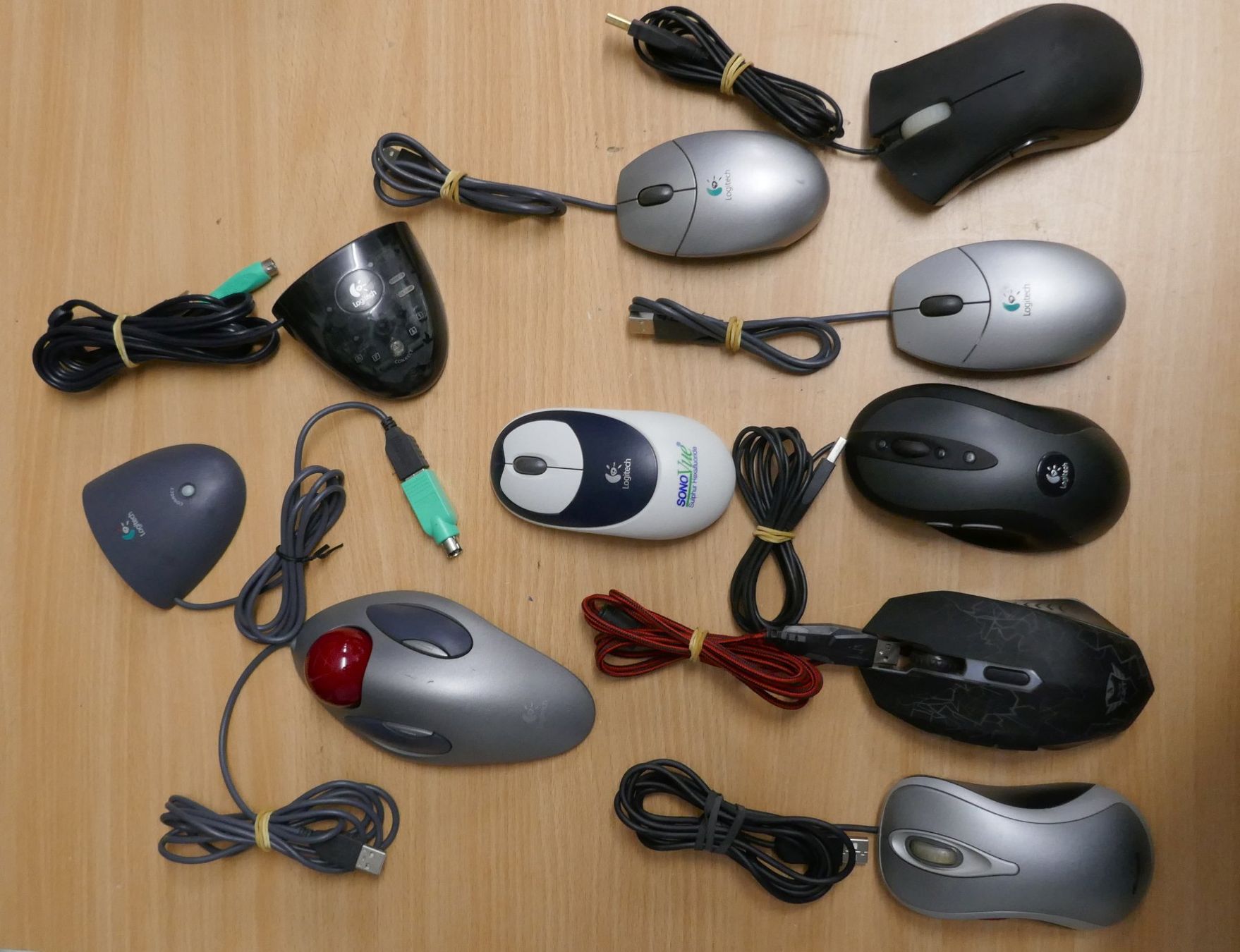 Logitech Mouse: Diverse Mäuse – Usato da Wenslingen venduto da FairlightCMI 1