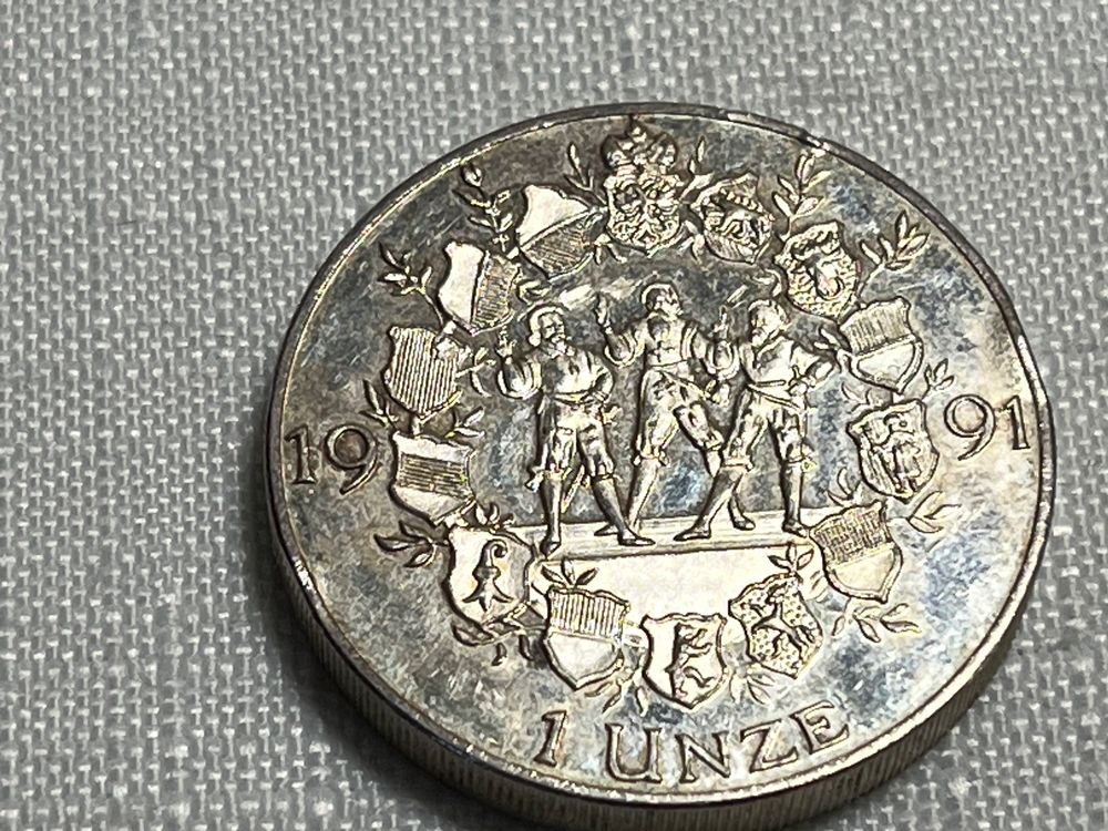 Sternkopf Thaler – 1/2 Unze Feinsilber .999, Mängelexemplar Mit Zufälligem Motiv, Günstiger Preis Für Silbersammler