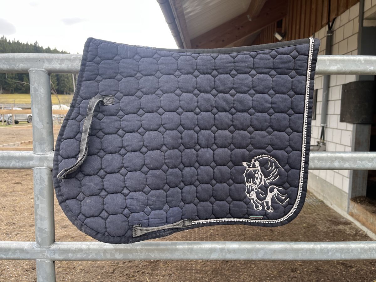 Decken: Equiline Springschabracke – Gebraucht aus Münsingen von lenamarie04