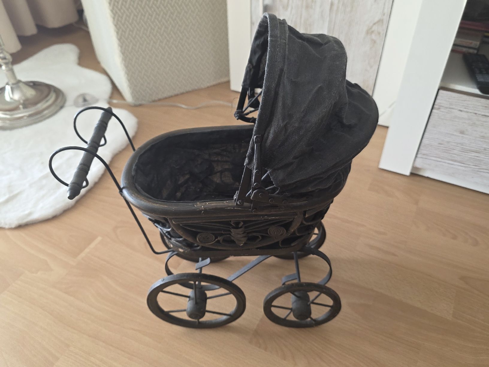 Alle Dekorationen: Puppenwagen – Gebraucht aus St.Gallen von Galaxy4 1