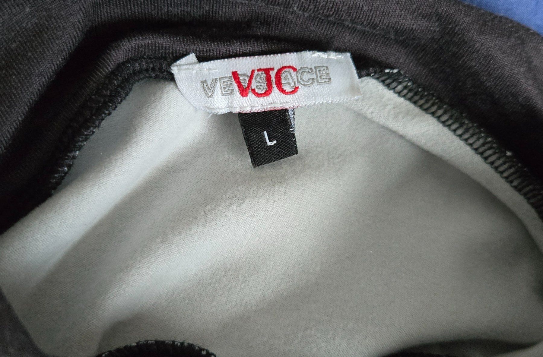 T-shirt: Versace T-Shirt Kurzarm mit Strass Grösse S – Usato da Adlikon b.Regensdf venduto da YvZi 3