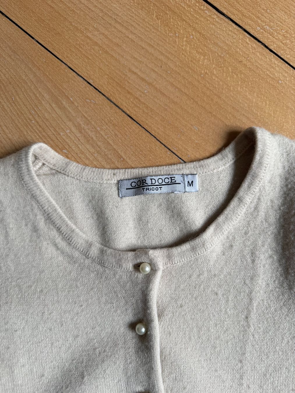 Giacche: COR DOCE - Feinstrick Cardigan Strickjacke beige M – Usato da Zürich venduto da Diazaio 3