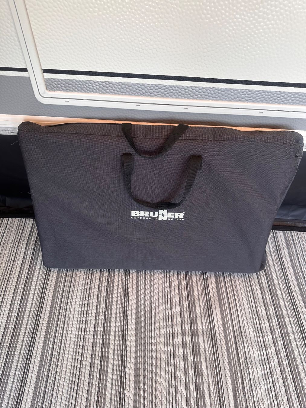 Armadi: Brunner Camping Schrank mit Ablagefläche – Usato da Dintikon venduto da S2k_black_Widow 4