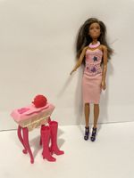 Barbie Puppe mit Zubehör und Kleidern guter Zustand