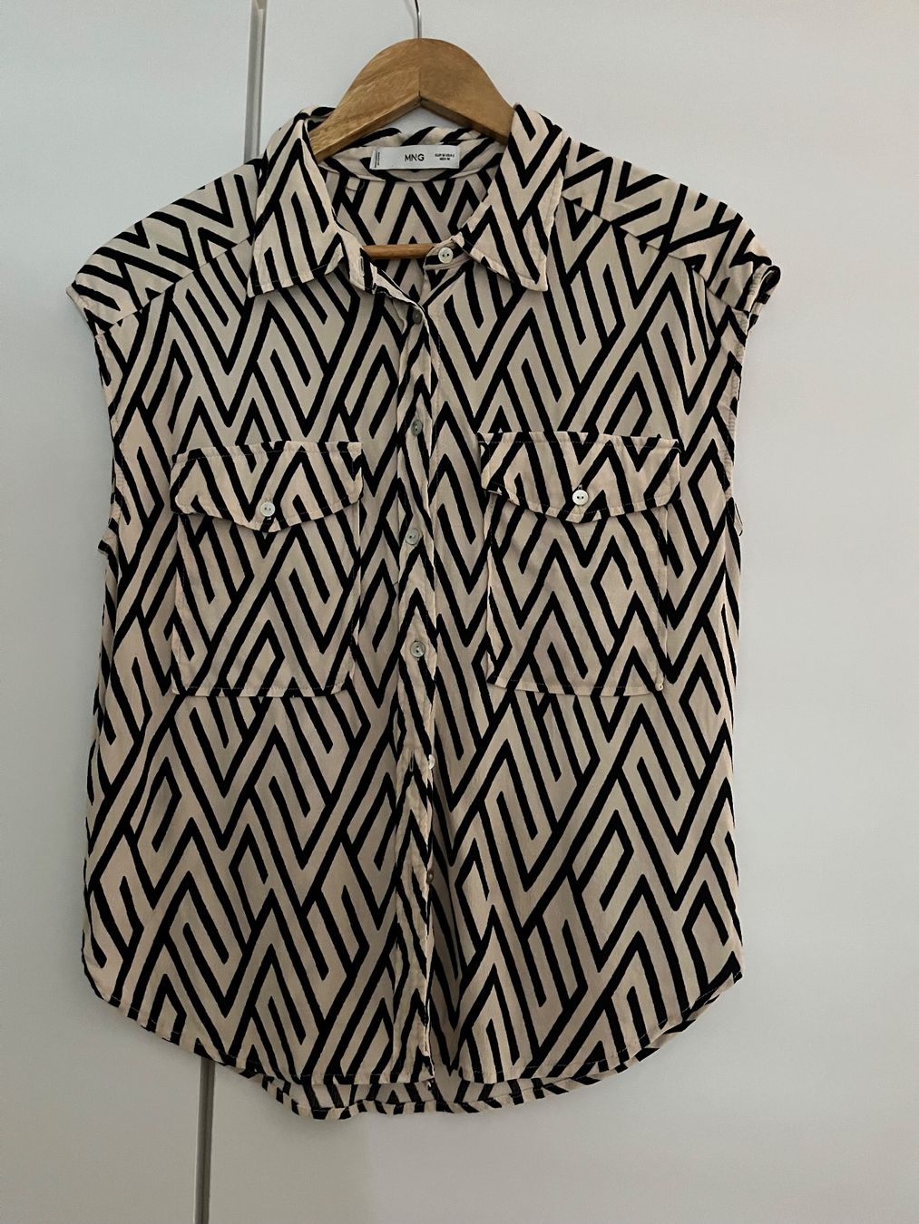 Mango Chemisiers: Kurzarm Bluse von Mango – D'occasion à Islikon par jul_76j2