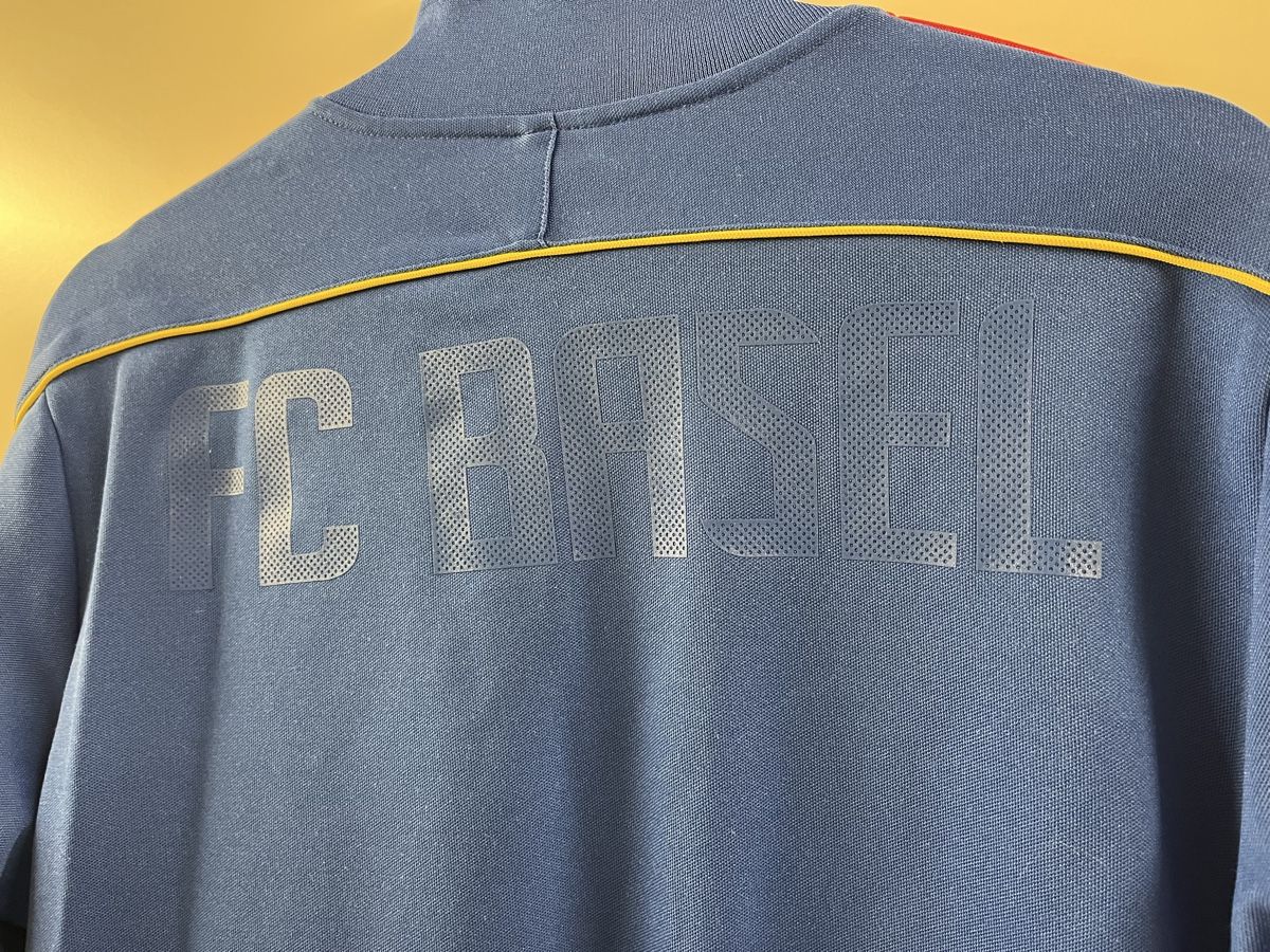 Nike Giacche: FC Basel Trainerjacke Nike Grösse L – Usato da Hunzenschwil venduto da sputnik26 3