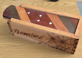Domino Spiel, Holzschatulle mit Deckel guter Zustand