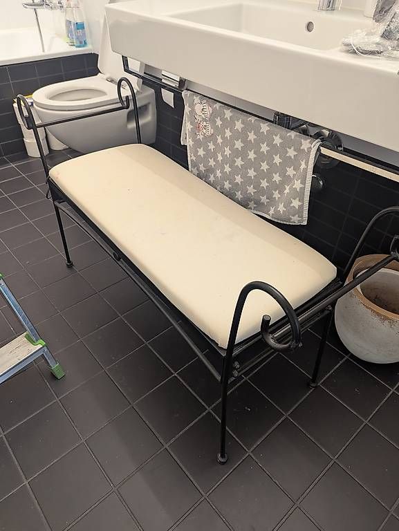 Bancs: Bänkli  – D'occasion à Mels par Helimo