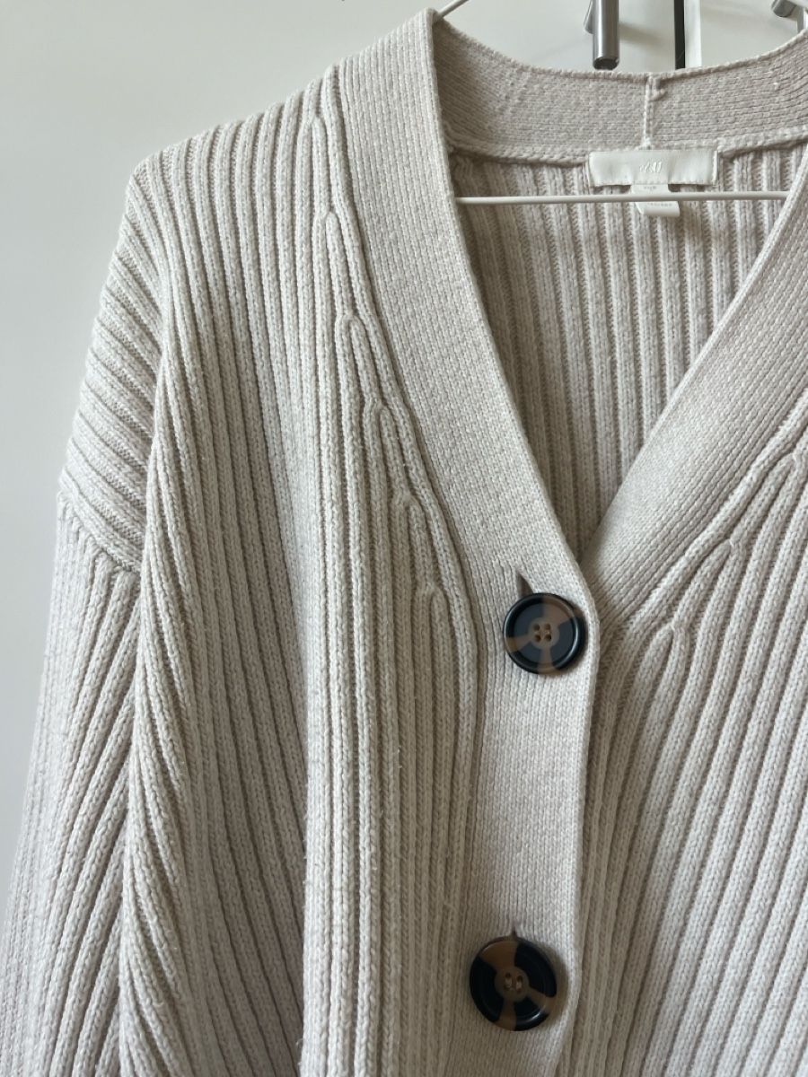 H&M Maglioni & Felpe: Knitted shirt – Usato da Männedorf venduto da cec_6vdr 1