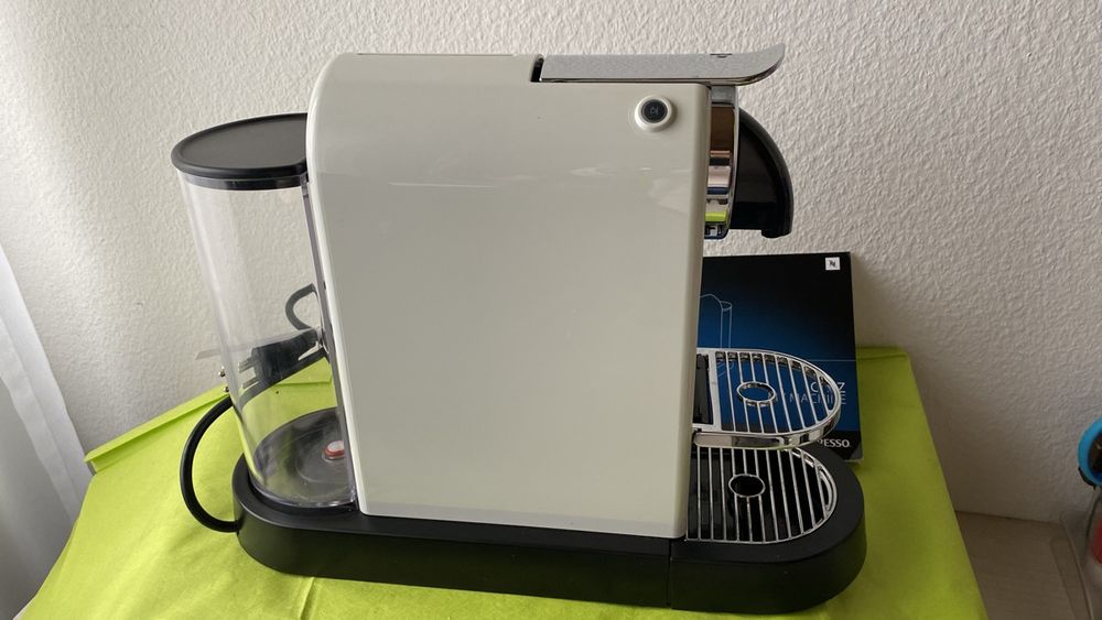 Nespresso Citiz Kaffeemaschine inkl Koffer, wenig benutzt (Gebraucht ...