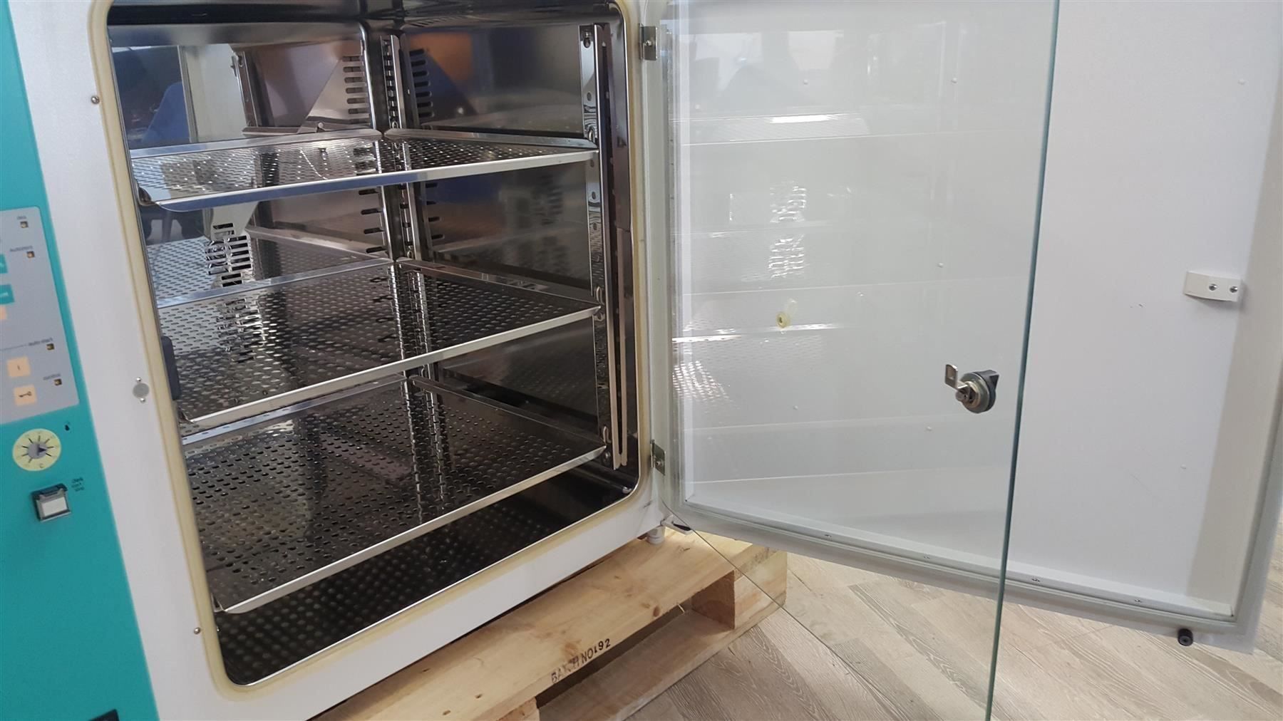 Accessori da laboratorio: BBD 6220 CO2 Inkubator, 220 L – Usato da Niederdorf venduto da LeptonAG_Labor 1