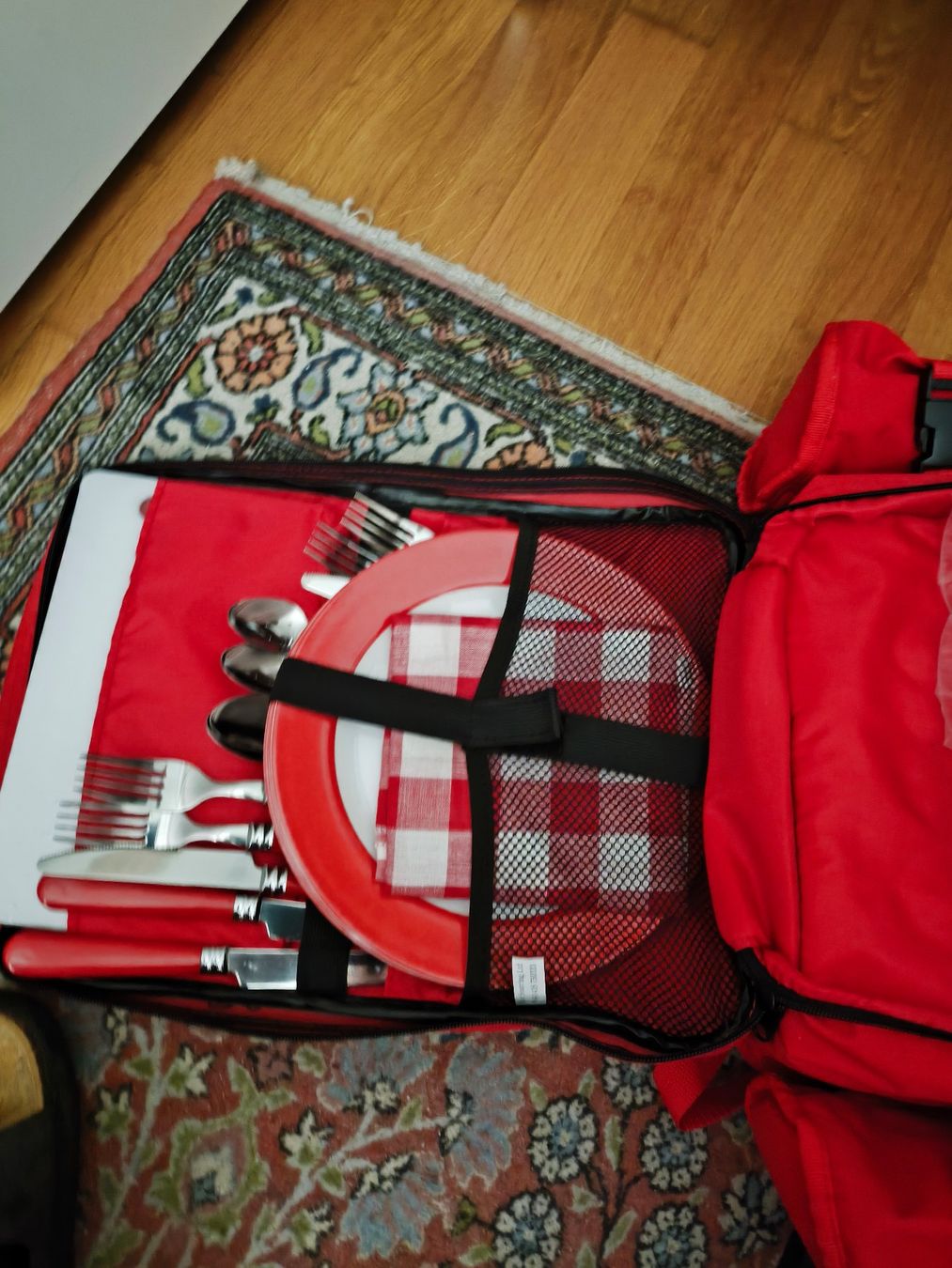 Hi-Tec Sacs à dos: Camping Tasche oder Rucksack mit Geschirr und Kühlabteil – Neuf (Voir description) à Luzern par Gast0 2